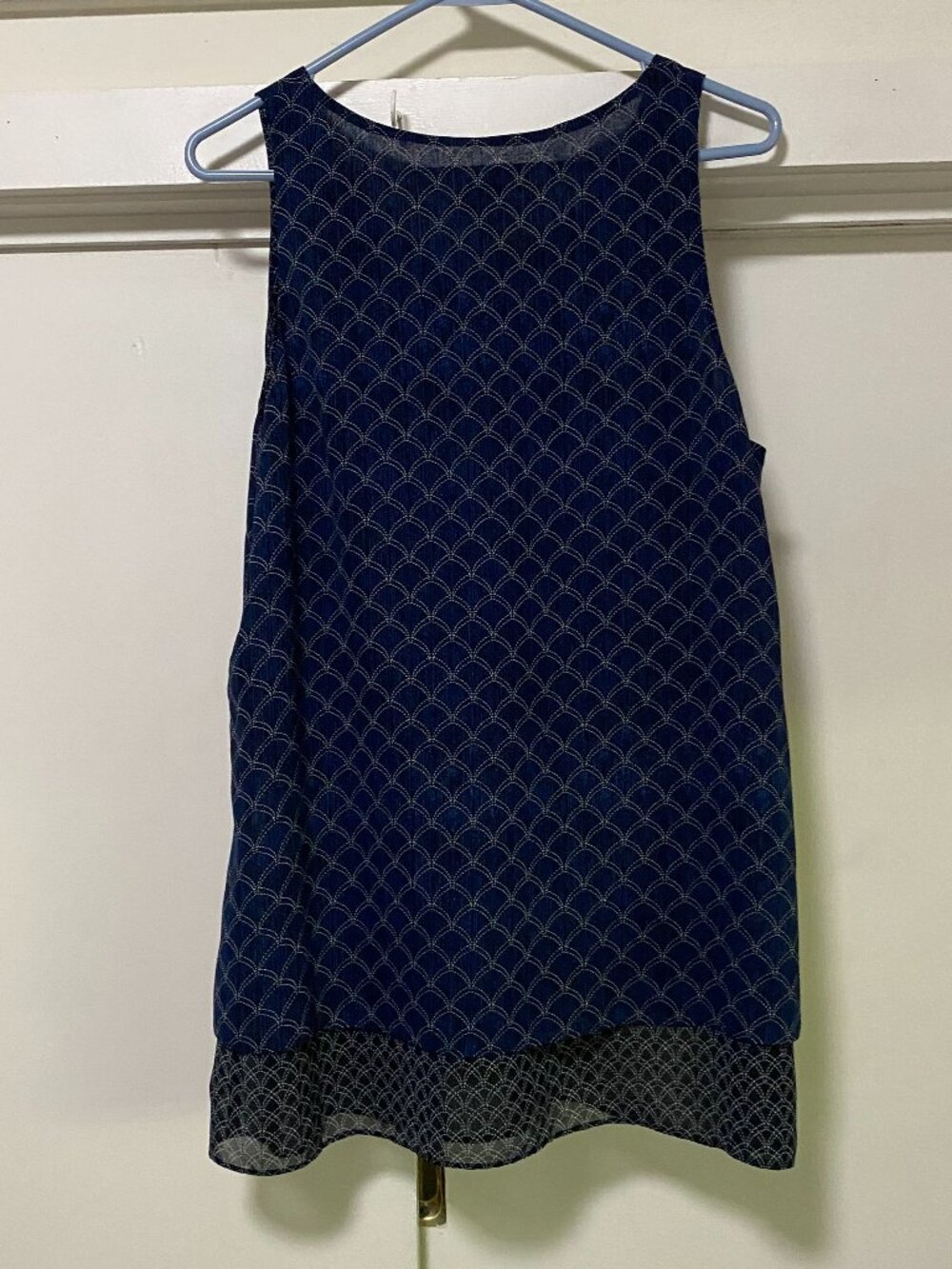 Cabi, layered navy, sleeveless tunic w/two sizes of design, size L - Picture 7 of 9